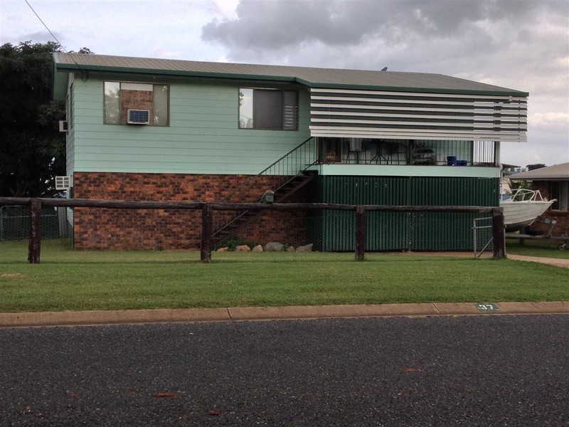 37 Cowan Street, Gracemere QLD 4702