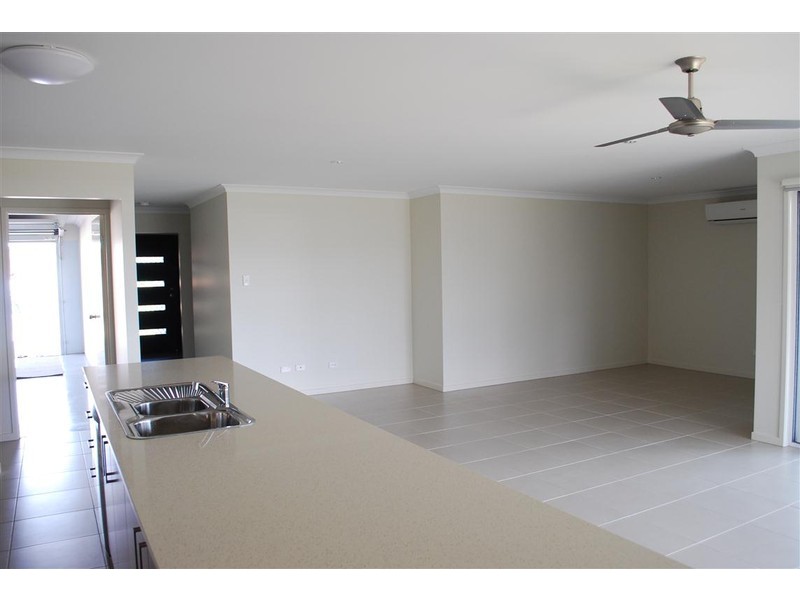 1 Sturt Court, Gracemere QLD 4702