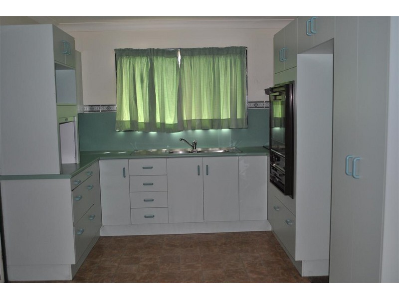 13 THORA STREET, Gracemere QLD 4702