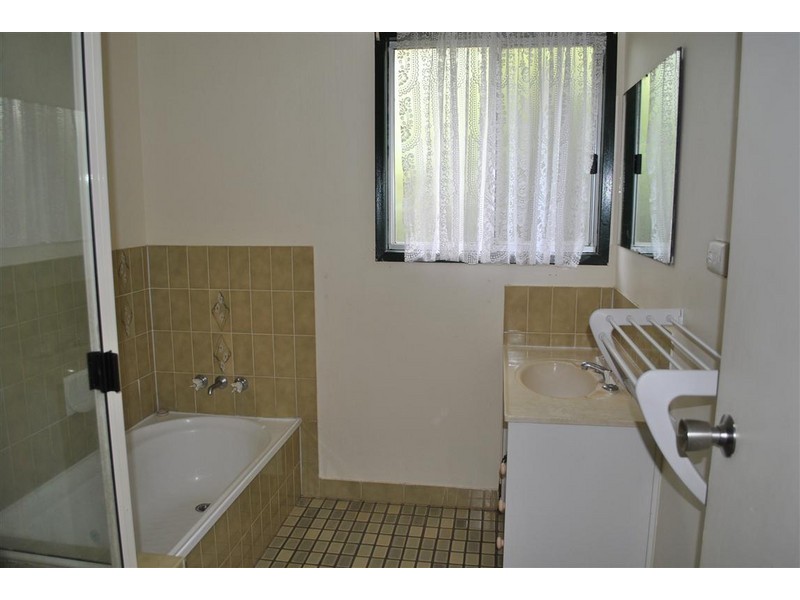 13 THORA STREET, Gracemere QLD 4702