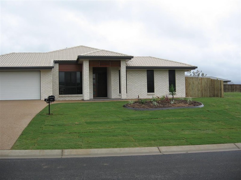 6 THOMAS STREET, Gracemere QLD 4702