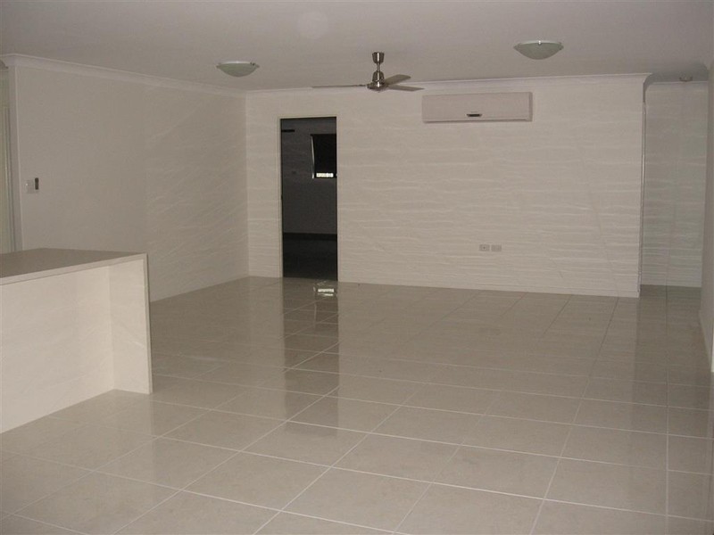 6 THOMAS STREET, Gracemere QLD 4702