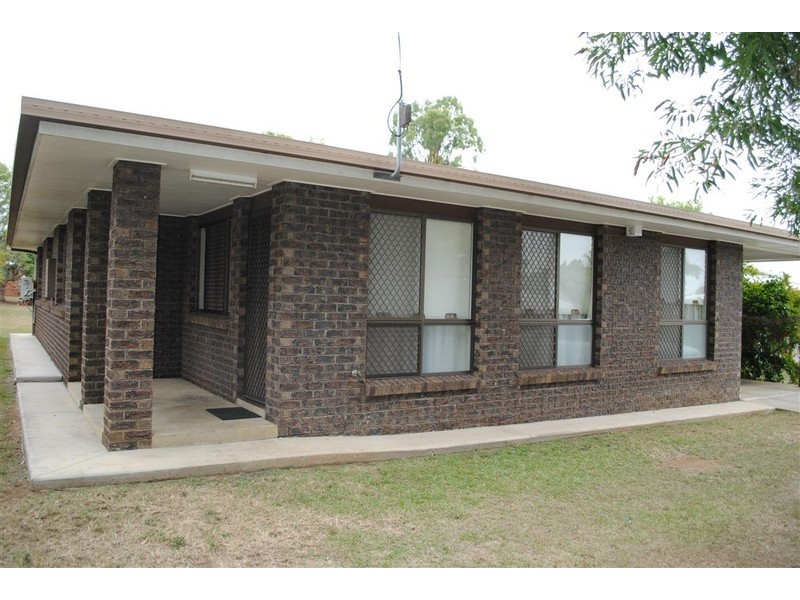 5 CHARLES CRESCENT, Gracemere QLD 4702