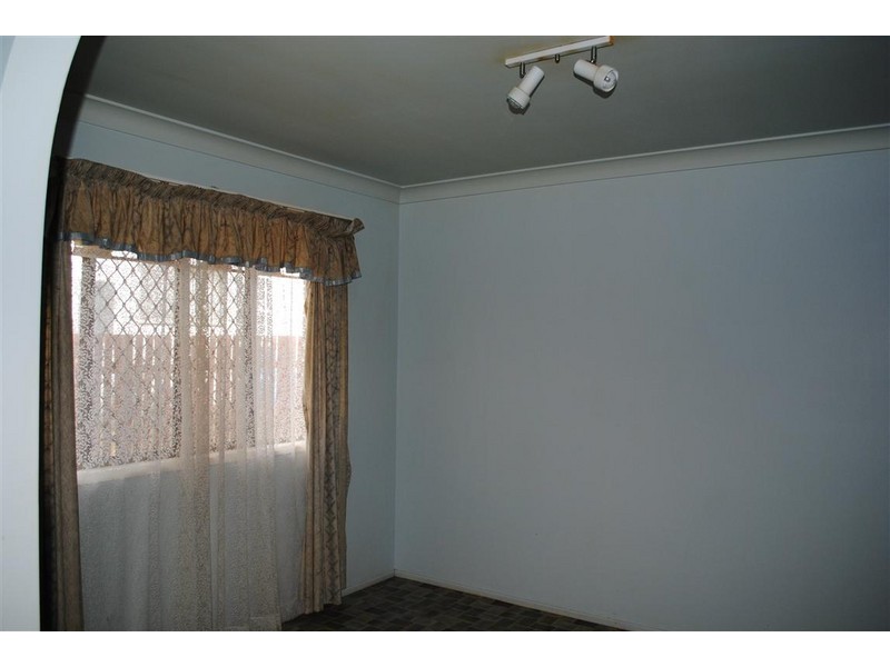 5 CHARLES CRESCENT, Gracemere QLD 4702