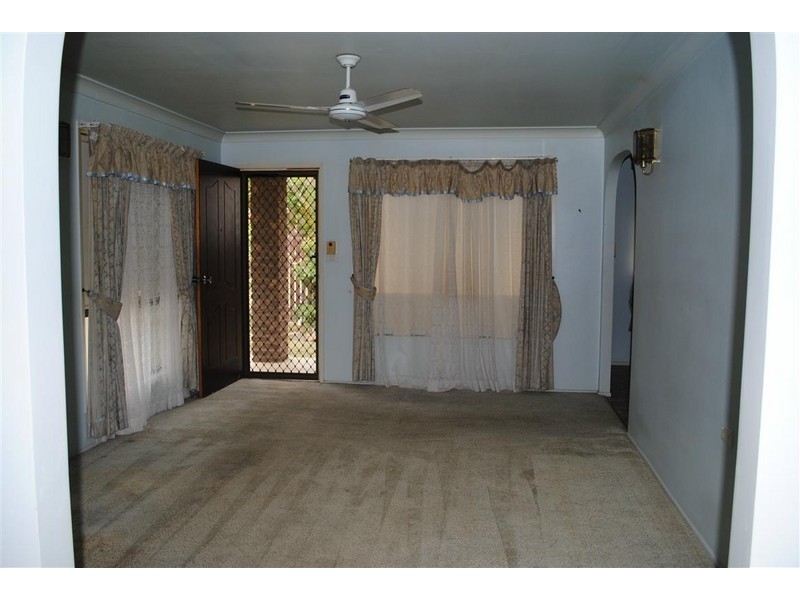 5 CHARLES CRESCENT, Gracemere QLD 4702