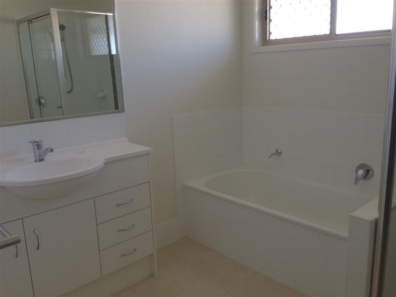 27 KOOLAMARRA DRIVE, Gracemere QLD 4702