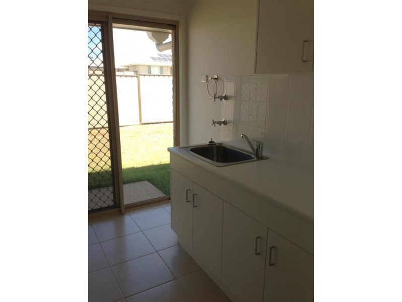 27 KOOLAMARRA DRIVE, Gracemere QLD 4702