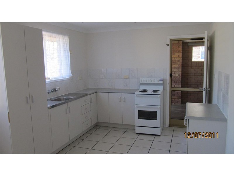 98 DONOVAN CRESCENT, Gracemere QLD 4702