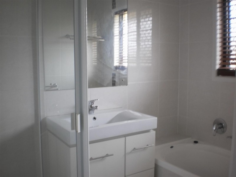 4 Rosella Drive, Gracemere QLD 4702