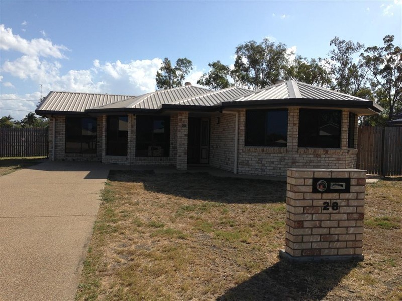 28 Riley Drive, Gracemere QLD 4702