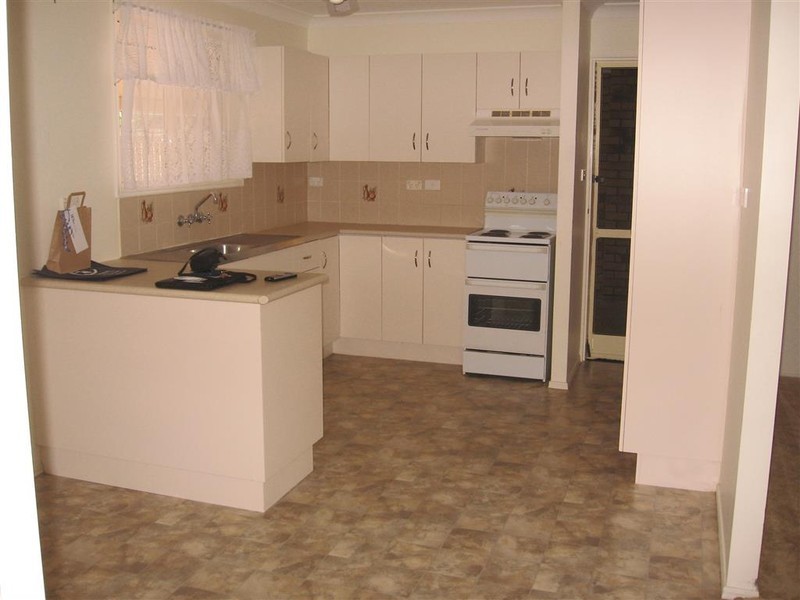 16 gleeson close, Gracemere QLD 4702