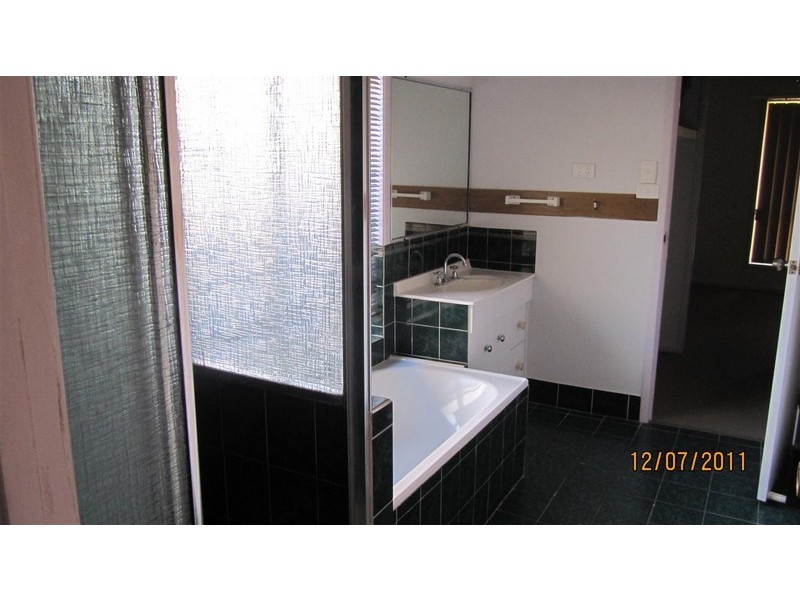 1 ROSEWOOD AVENUE, Gracemere QLD 4702