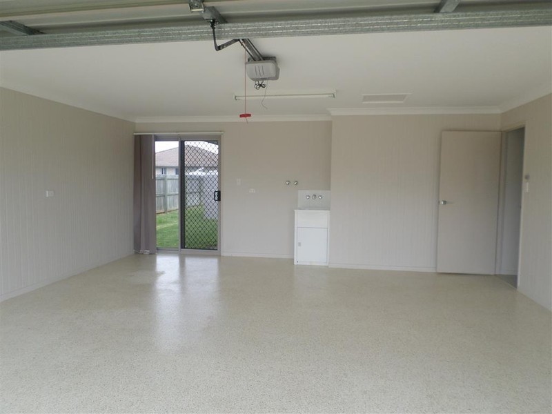 10 Tippett Crescent, Gracemere QLD 4702