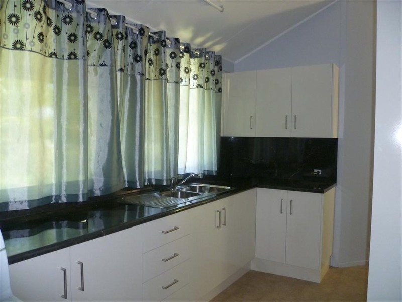 4/352 LAKES CREEK ROAD, Koongal QLD 4701