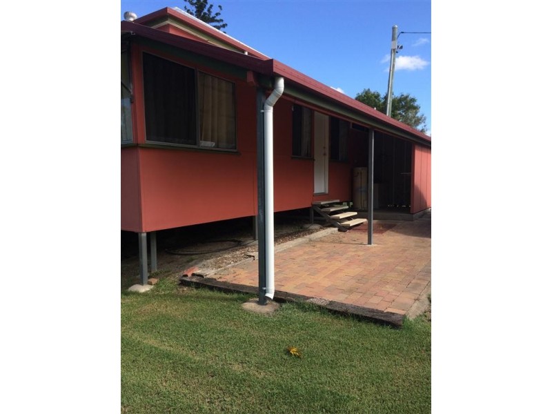 4/352 LAKES CREEK ROAD, Koongal QLD 4701