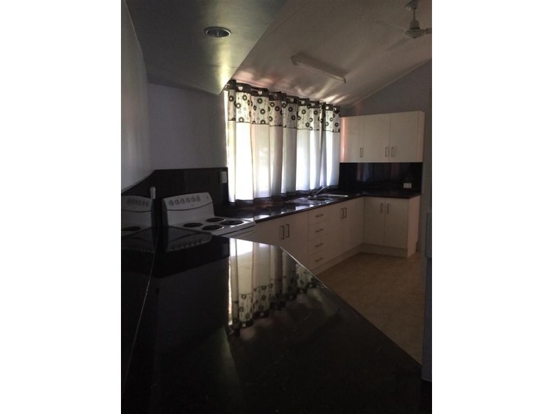 4/352 LAKES CREEK ROAD, Koongal QLD 4701