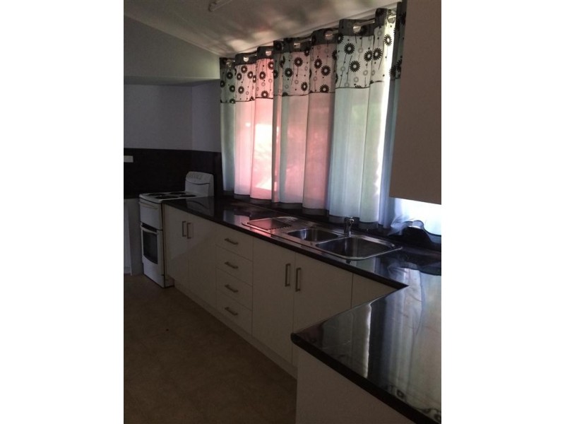 4/352 LAKES CREEK ROAD, Koongal QLD 4701