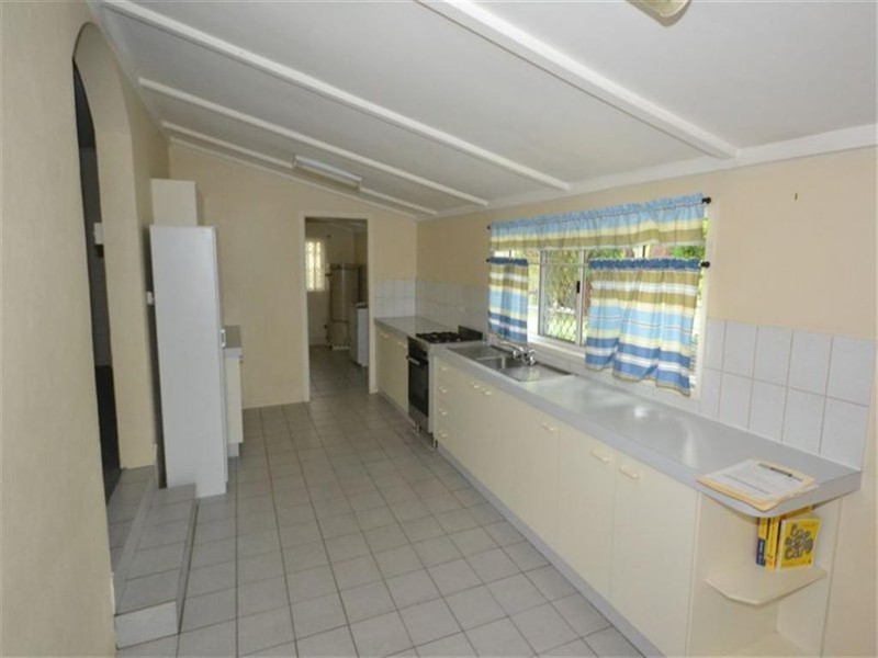 25 BARRY STREET, Gracemere QLD 4702