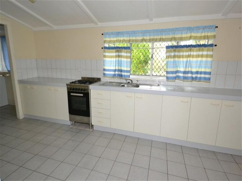 25 BARRY STREET, Gracemere QLD 4702