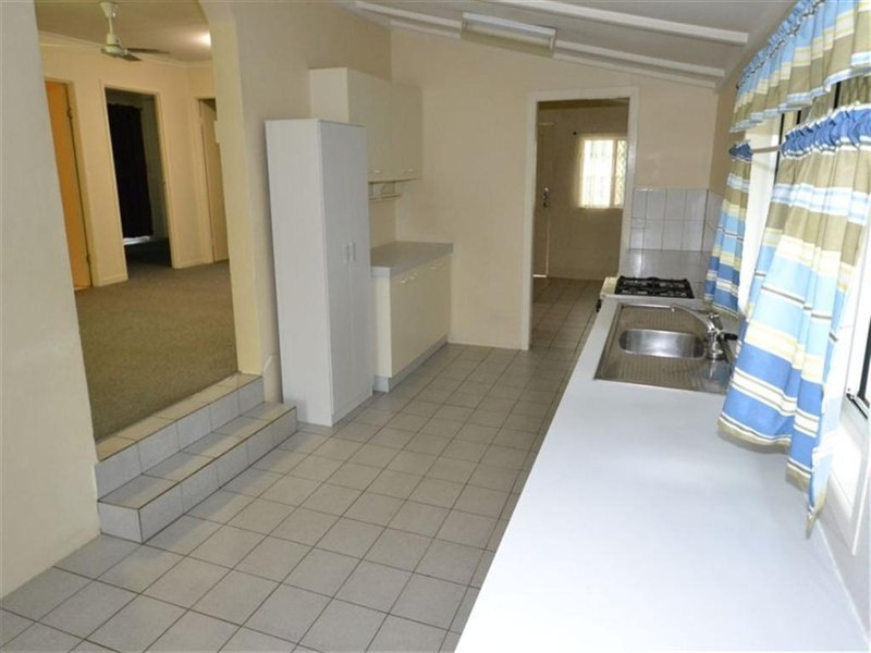 25 BARRY STREET, Gracemere QLD 4702