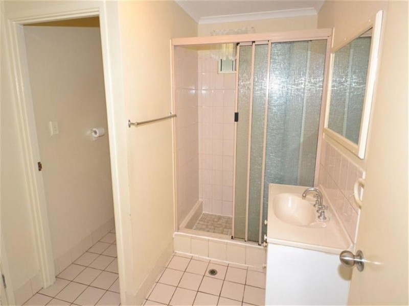 25 BARRY STREET, Gracemere QLD 4702