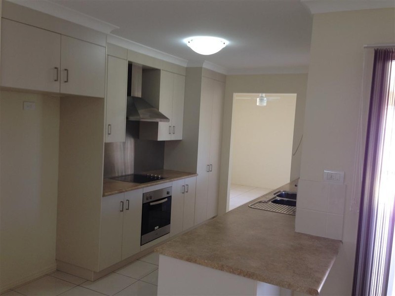 70 BUXTON DRIVE, Gracemere QLD 4702