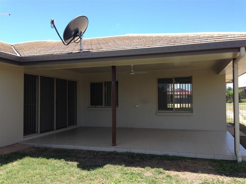 70 BUXTON DRIVE, Gracemere QLD 4702