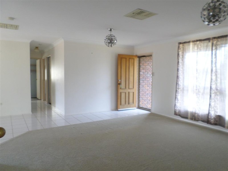 16 DAVISON STREET, Gracemere QLD 4702