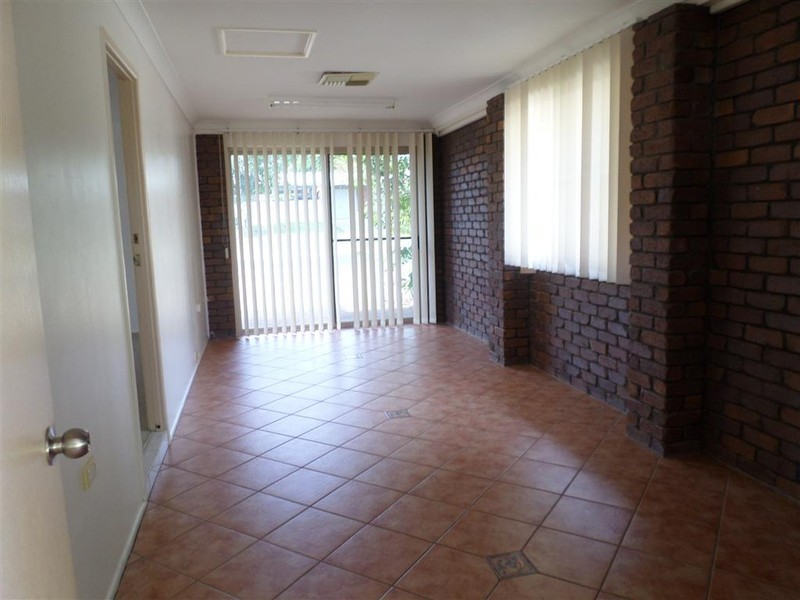 16 DAVISON STREET, Gracemere QLD 4702