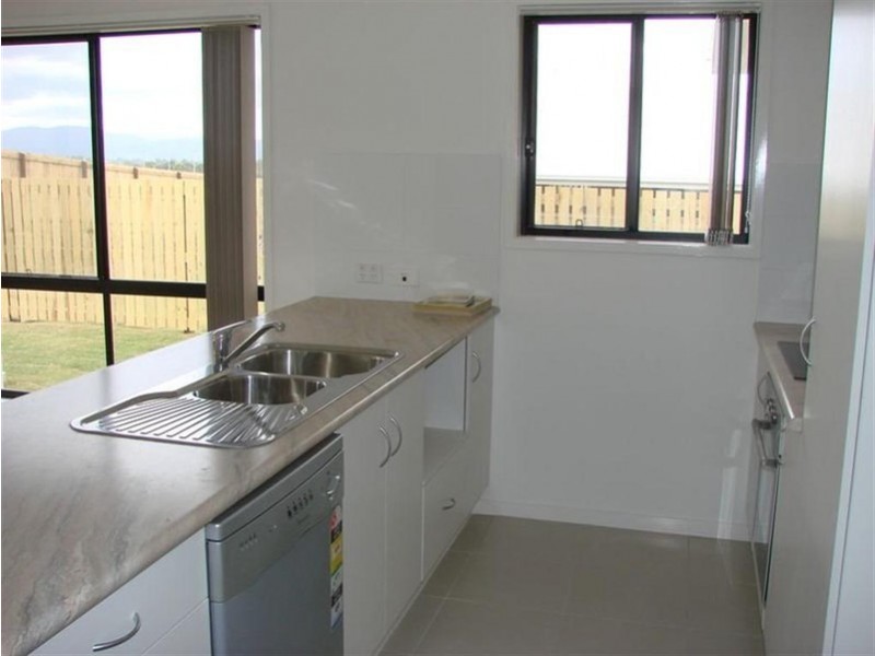 49 John Oxley Drive, Gracemere QLD 4702