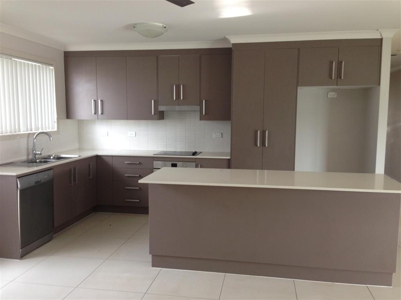 27  MAREE CRESCENT, Gracemere QLD 4702