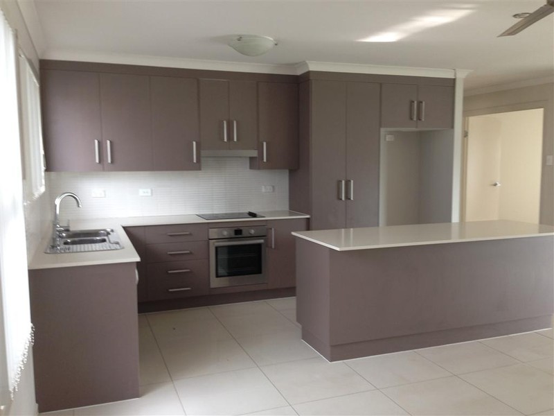 27  MAREE CRESCENT, Gracemere QLD 4702