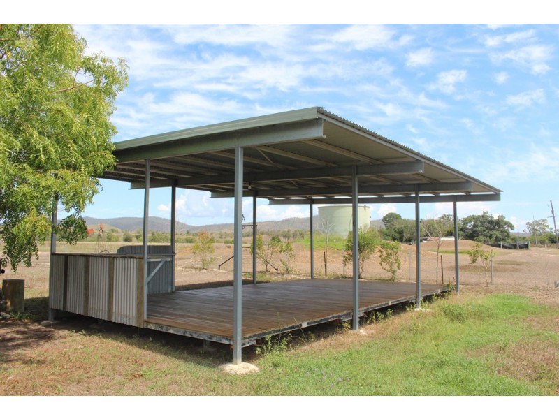 670 Hourigan Creek Road, Raglan QLD 4697