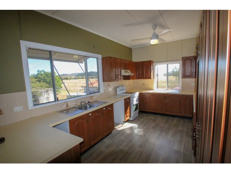 670 Hourigan Creek Road, Raglan QLD 4697