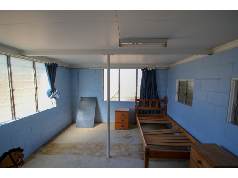670 Hourigan Creek Road, Raglan QLD 4697