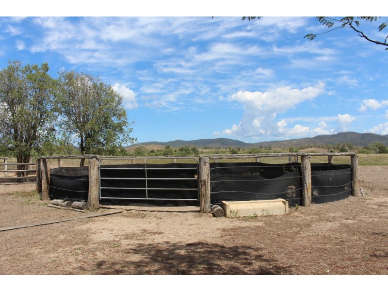 670 Hourigan Creek Road, Raglan QLD 4697