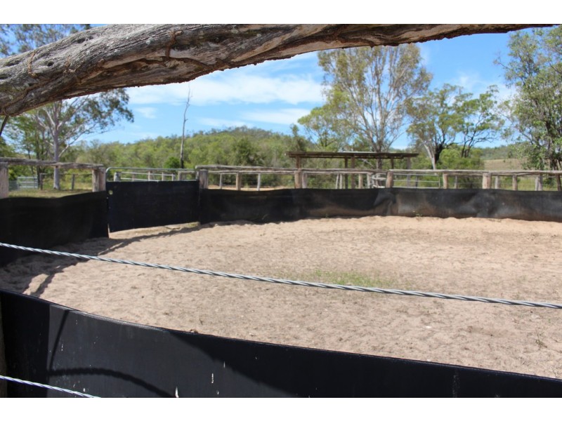 670 Hourigan Creek Road, Raglan QLD 4697