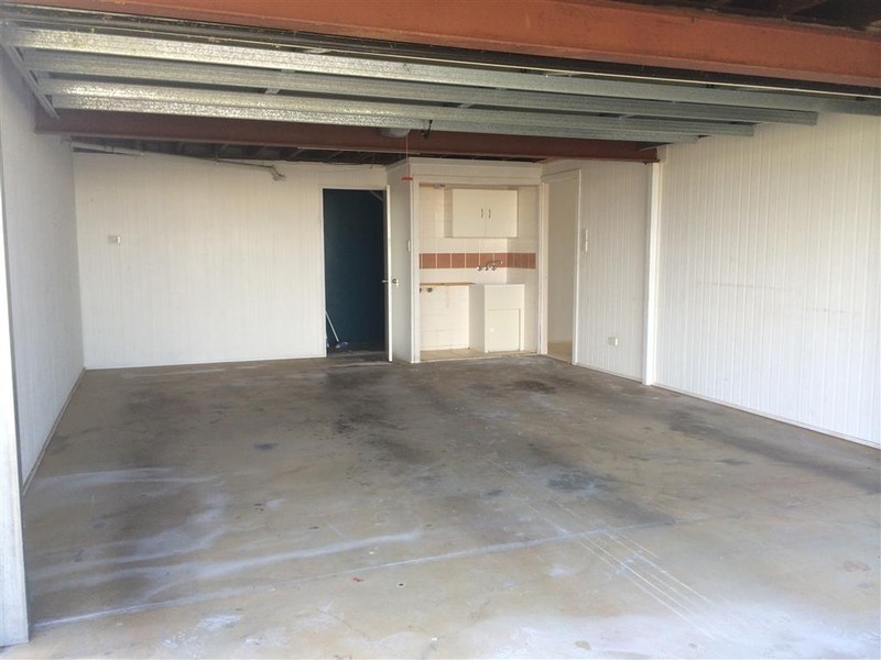 64 Donovan Crescent, Gracemere QLD 4702