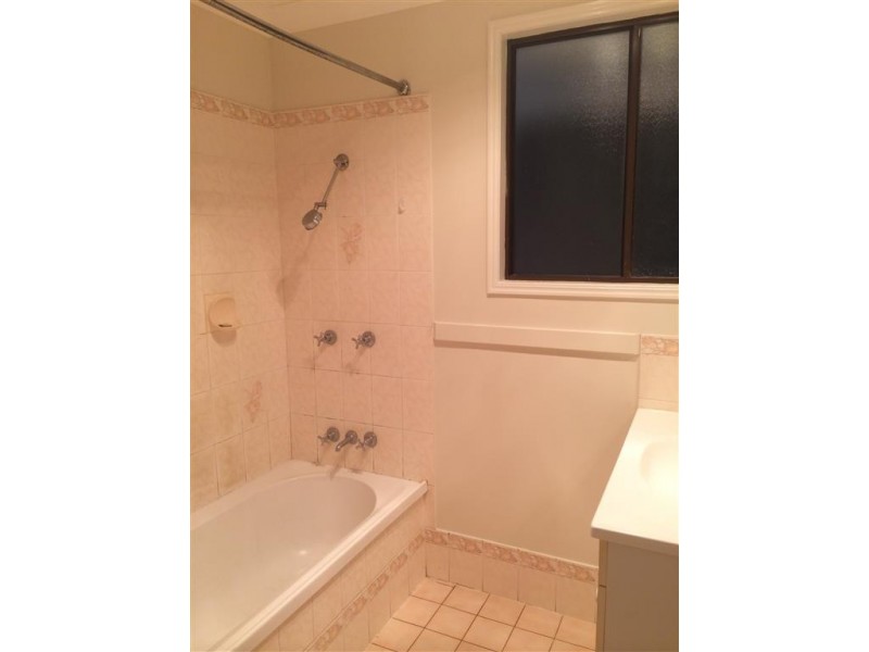 64 Donovan Crescent, Gracemere QLD 4702