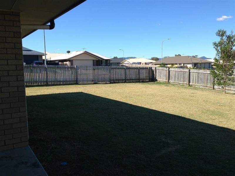 1 RILEY DRIVE, Gracemere QLD 4702