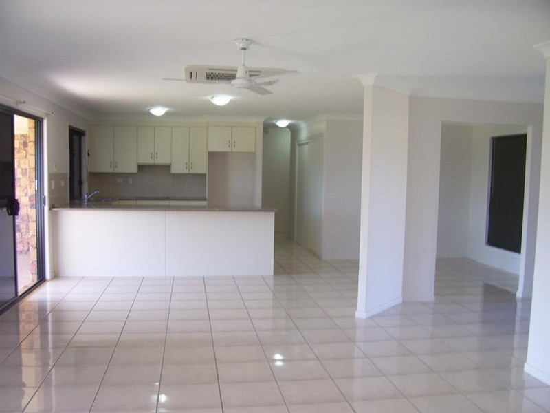 6 BRYCE COURT, Gracemere QLD 4702