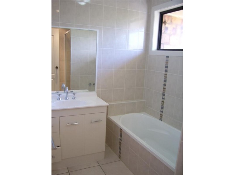 6 BRYCE COURT, Gracemere QLD 4702