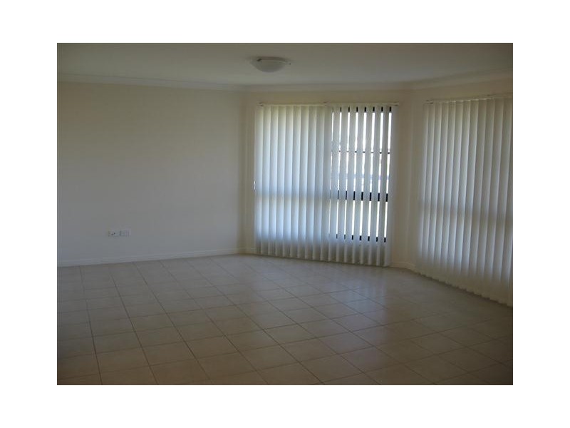 4 SEONAID PLACE, Gracemere QLD 4702