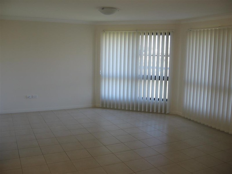 4 SEONAID PLACE, Gracemere QLD 4702