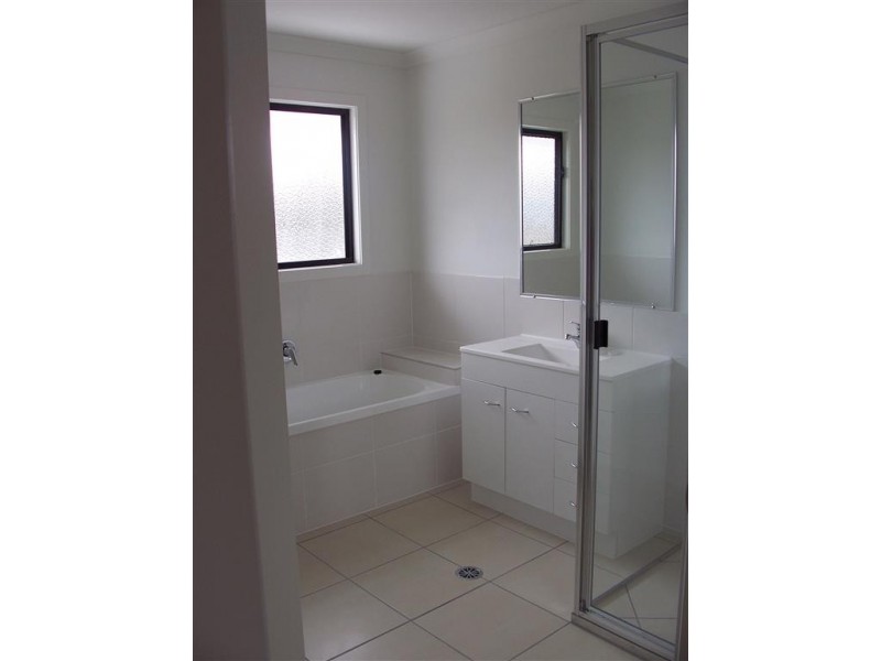 2 Morrell Street, Gracemere QLD 4702
