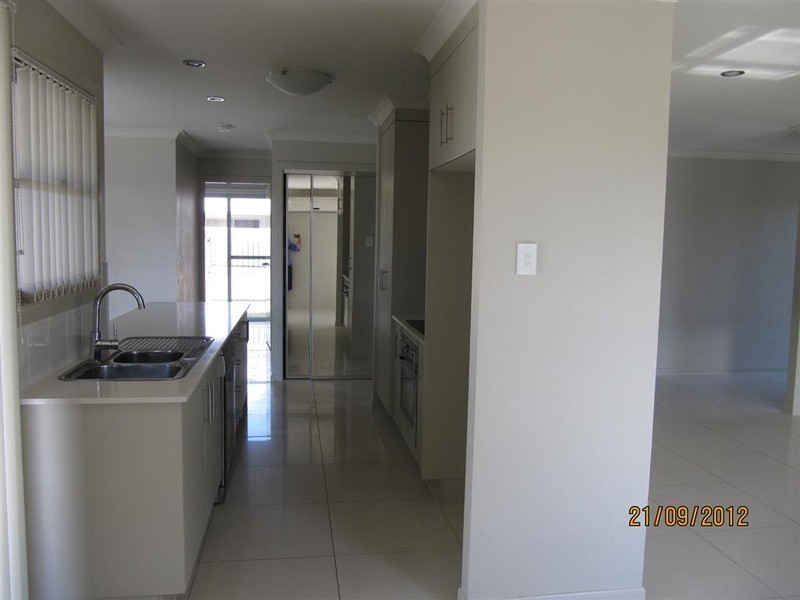 6 Maree Crescent, Gracemere QLD 4702