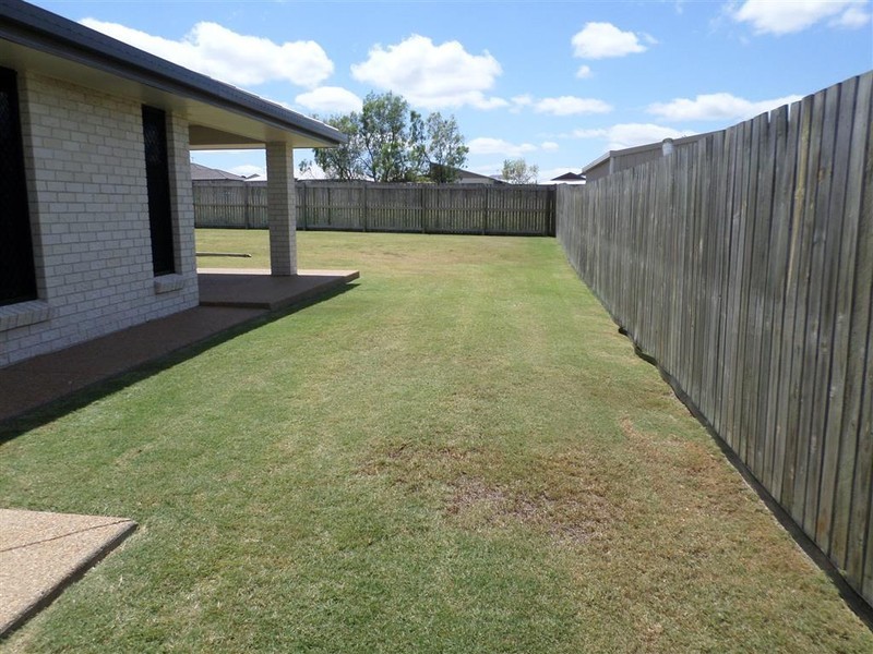 6 THOMAS STREET, Gracemere QLD 4702