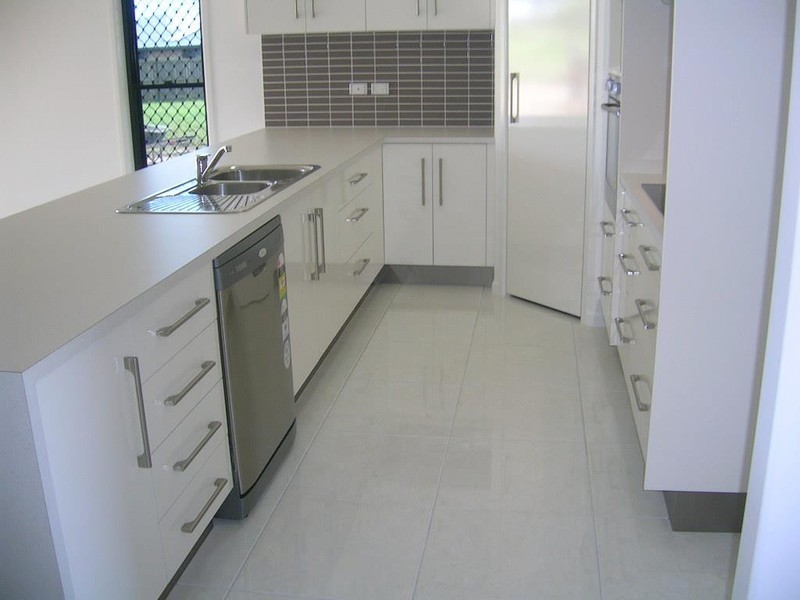 6 THOMAS STREET, Gracemere QLD 4702
