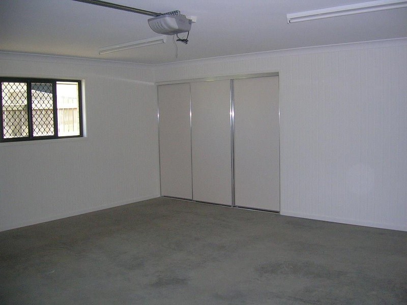 6 THOMAS STREET, Gracemere QLD 4702