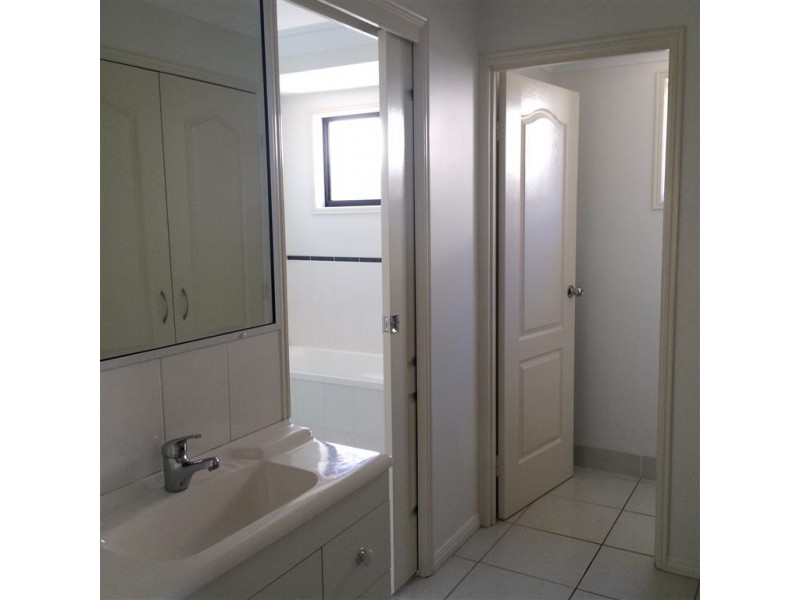 18 Corella Drive, Gracemere QLD 4702